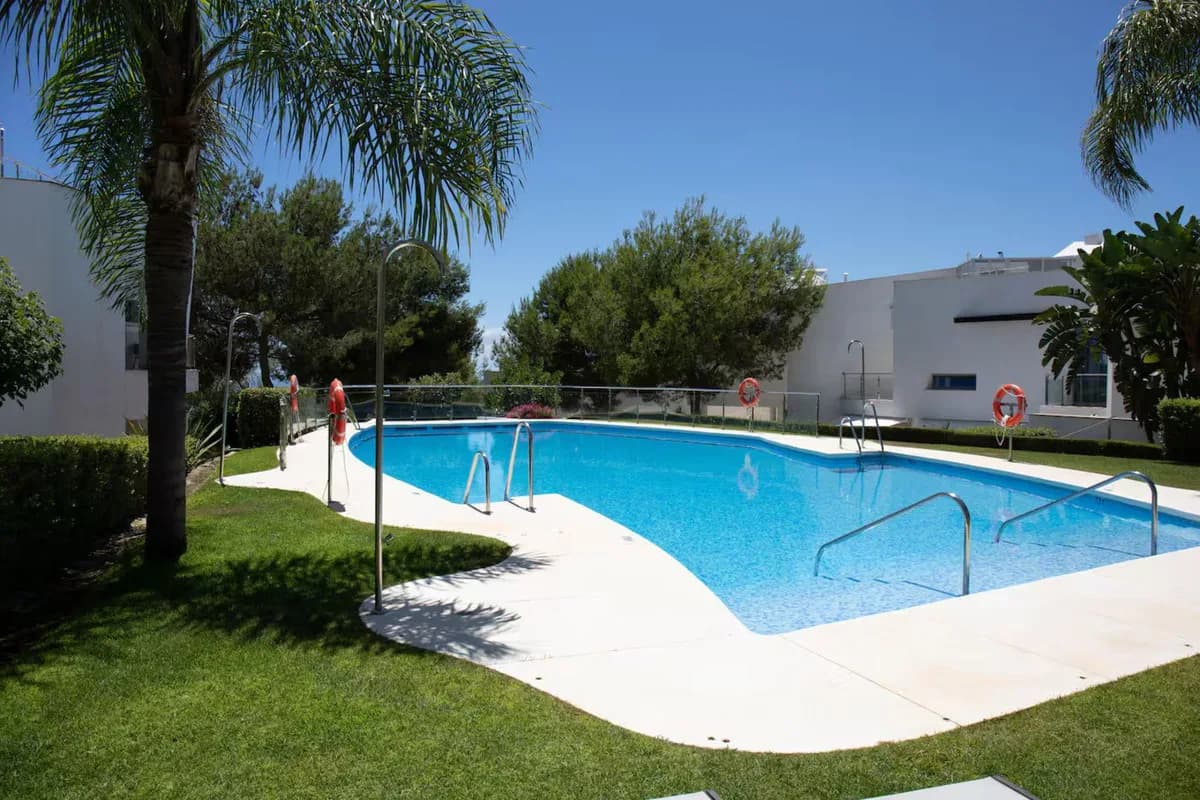 2 Bedroom Townhouse for Sale in Sierra Blanca, Málaga - Image 3