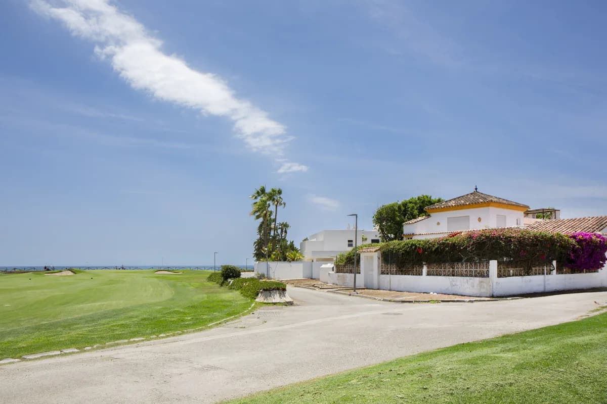 4 Bedroom Detached Villa for Sale in Guadalmina Baja, Málaga