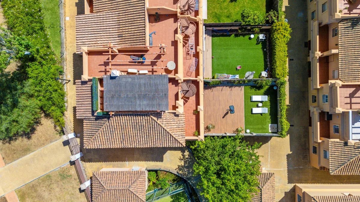 3 Bedroom Semi-Detached House for Sale in Estepona, Málaga - Image 6