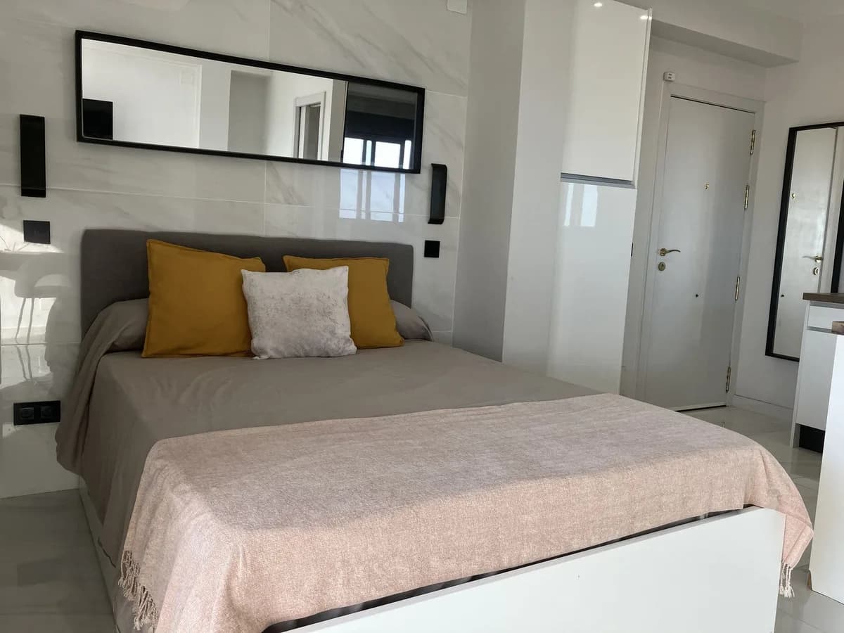 1 Bedroom Penthouse for Sale in Aloha, Málaga - Image 8