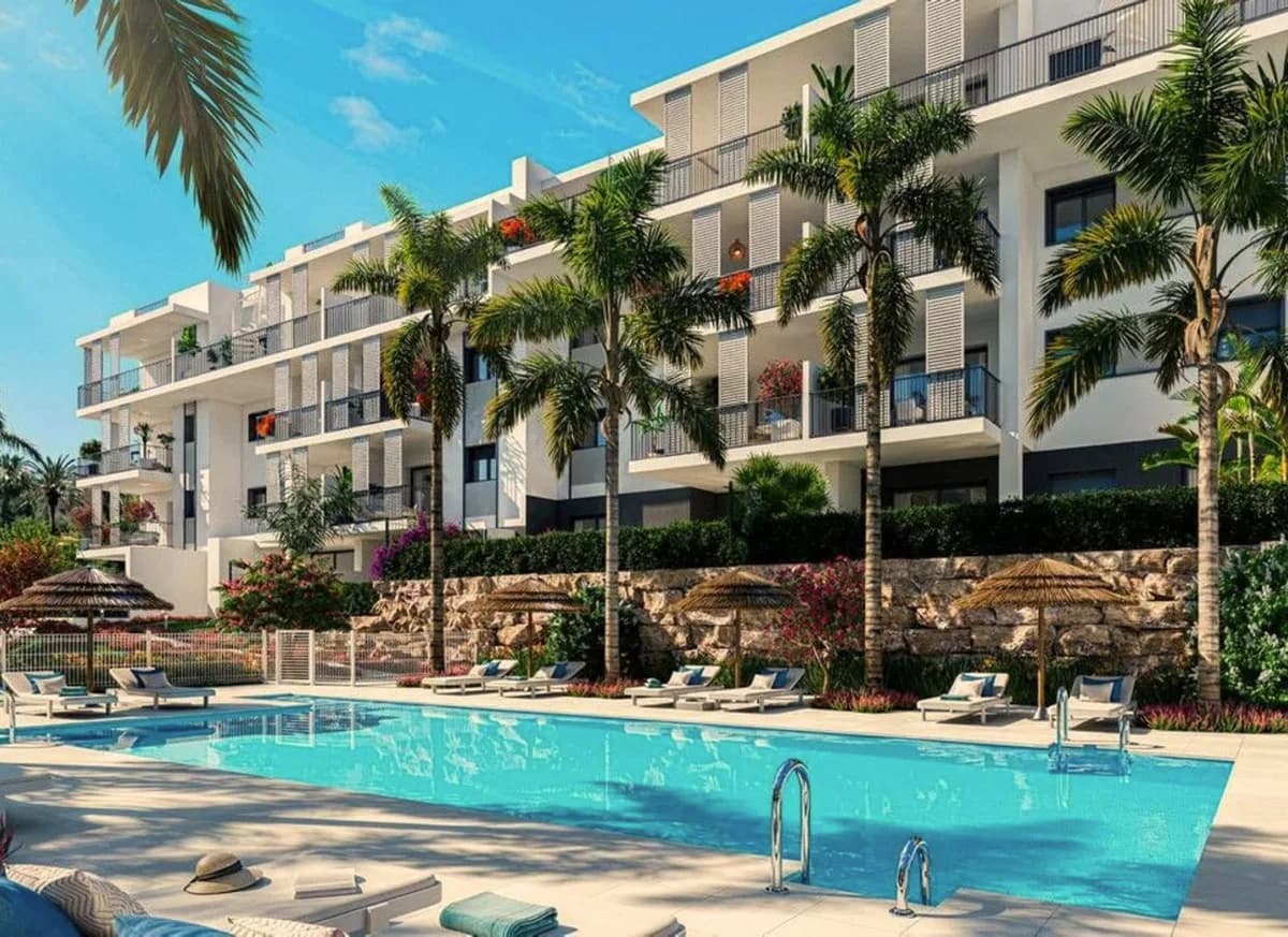 2 Bedroom Middle Floor Apartment for Sale in Estepona, Málaga
