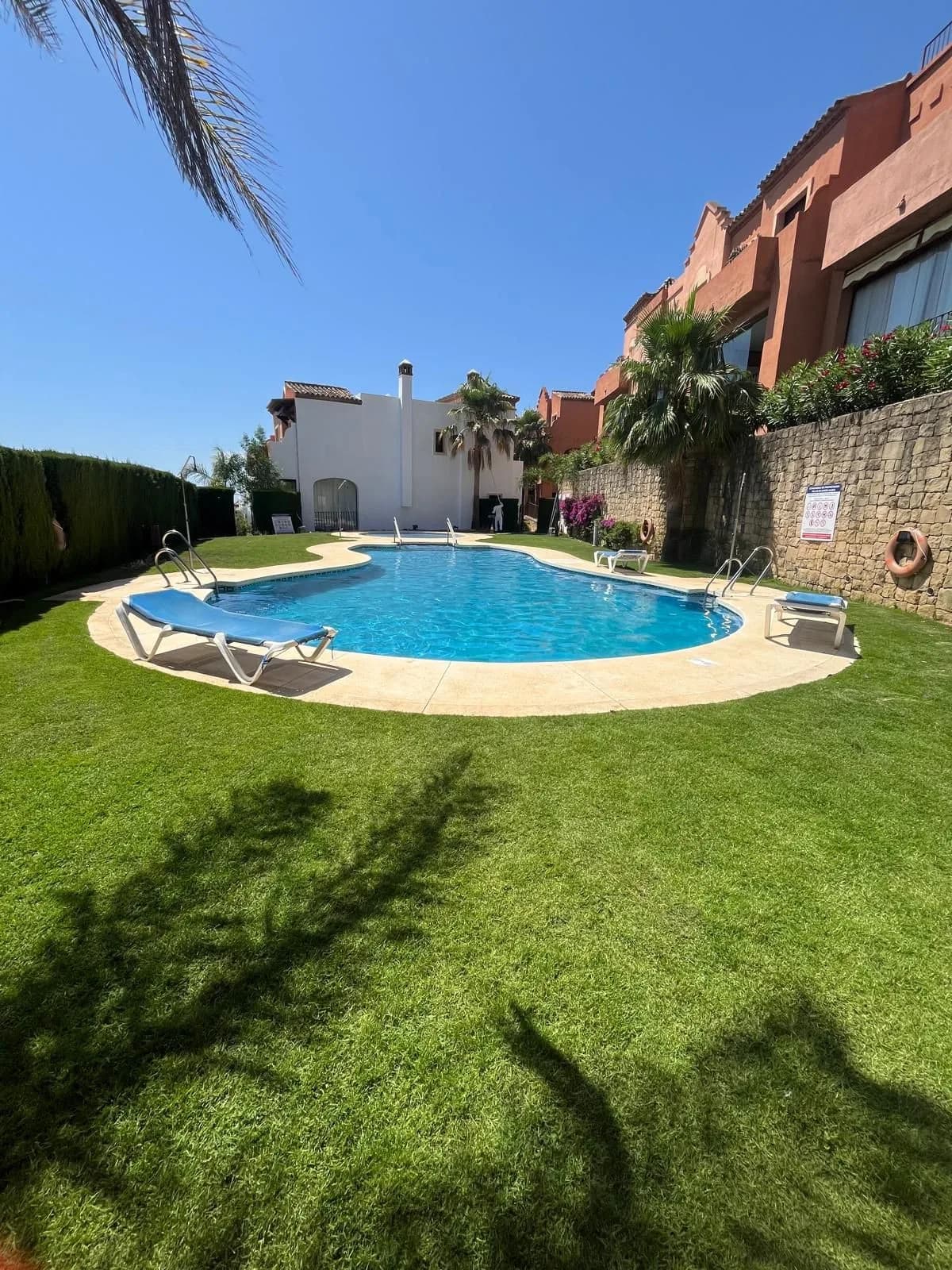 3 Bedroom Townhouse for Sale in Estepona, Málaga - Image 2