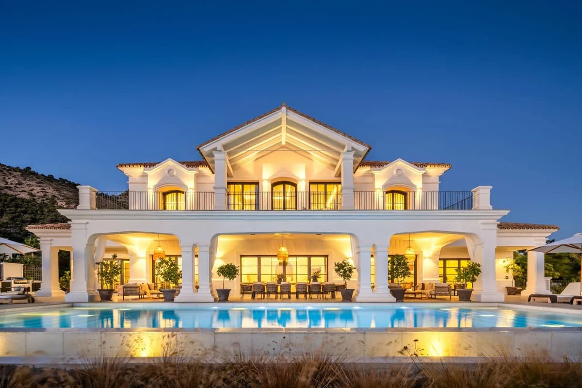 7 Bedroom Detached Villa for Sale in Benahavís, Málaga