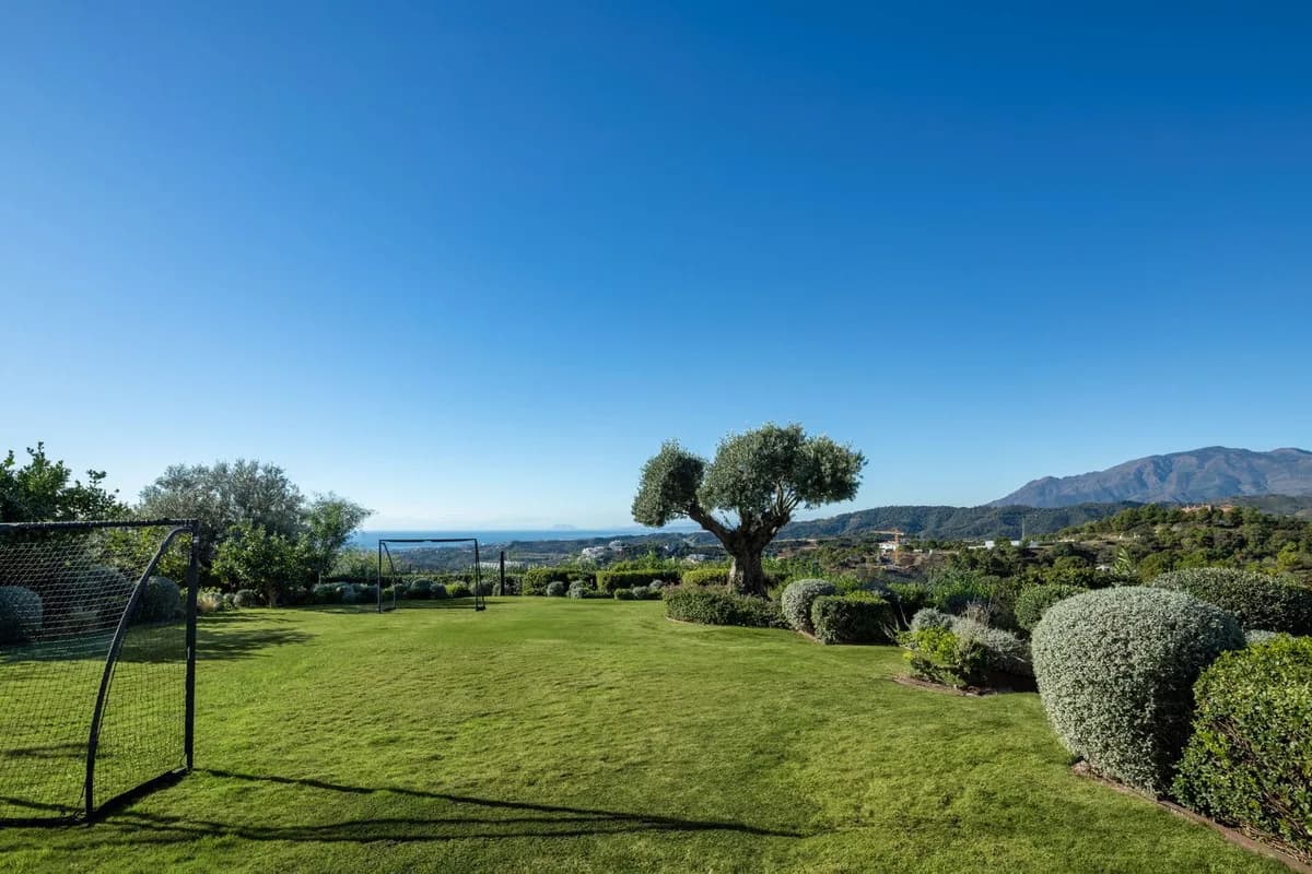 7 Bedroom Detached Villa for Sale in Benahavís, Málaga - Image 7