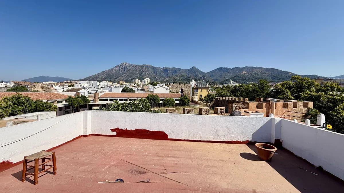 7 Bedroom Townhouse for Sale in Marbella, Málaga - Image 5