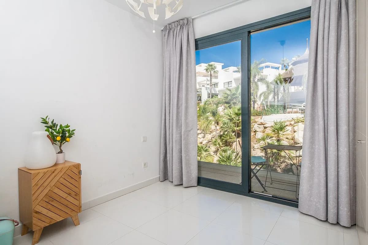 3 Bedroom Penthouse Duplex for Sale in Benahavís, Málaga - Image 9