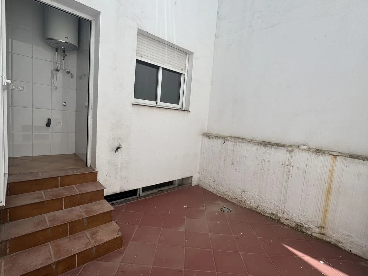 2 Bedroom Middle Floor Apartment for Sale in Estepona, Málaga - Image 8