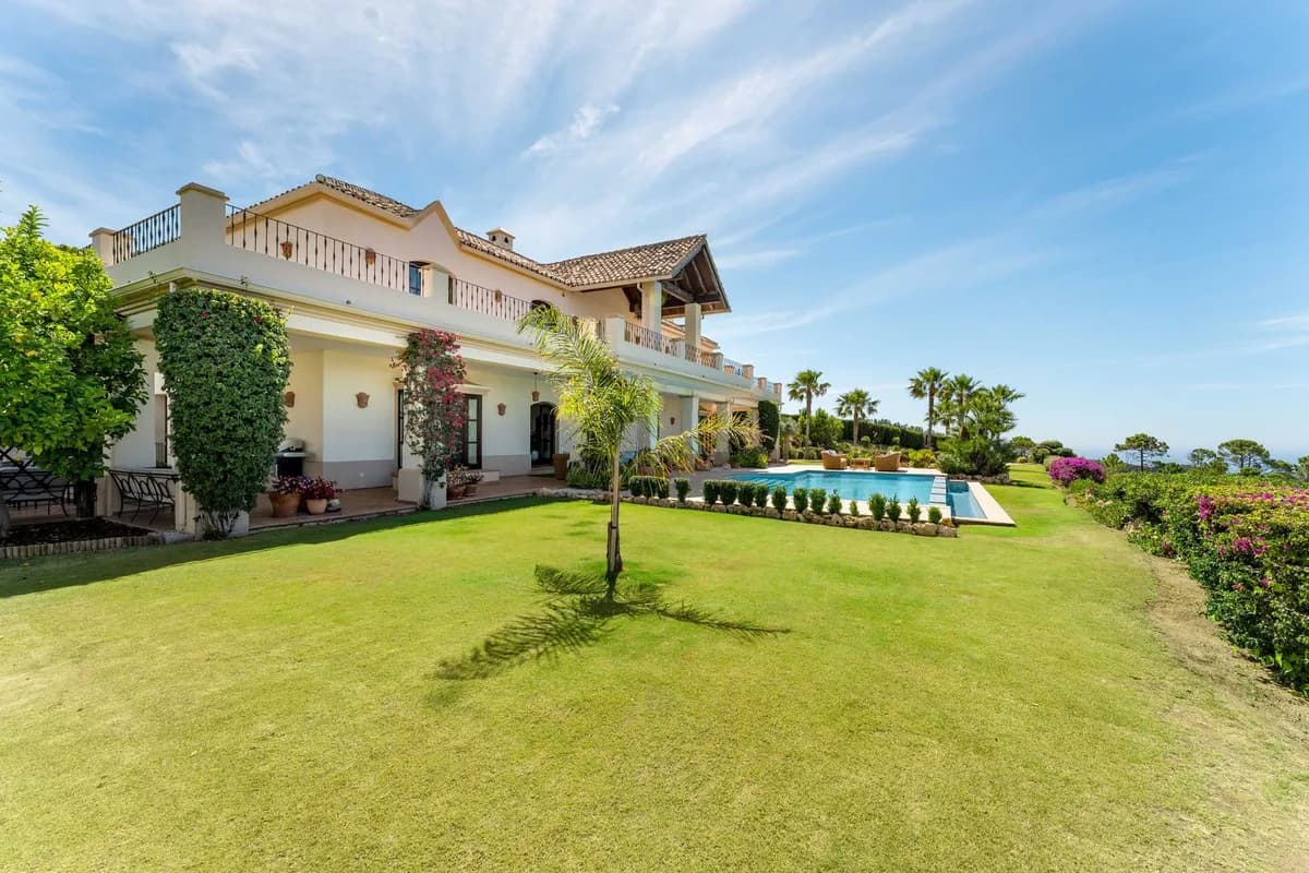 5 Bedroom Detached Villa for Sale in Estepona, Málaga - Image 5