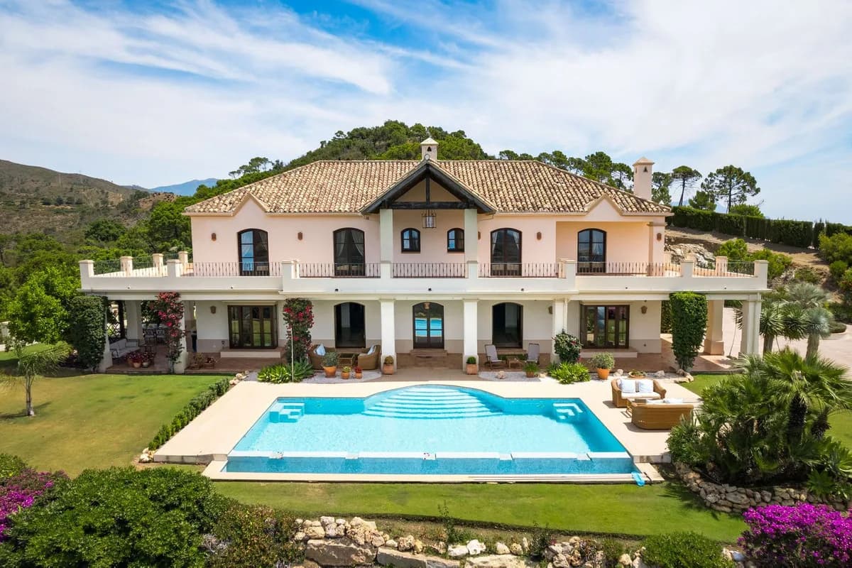 5 Bedroom Detached Villa for Sale in Estepona, Málaga - Image 8