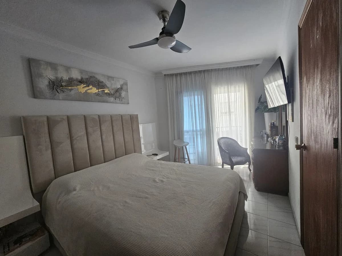 2 Bedroom Middle Floor Apartment for Sale in San Pedro de Alcántara, Málaga - Image 6
