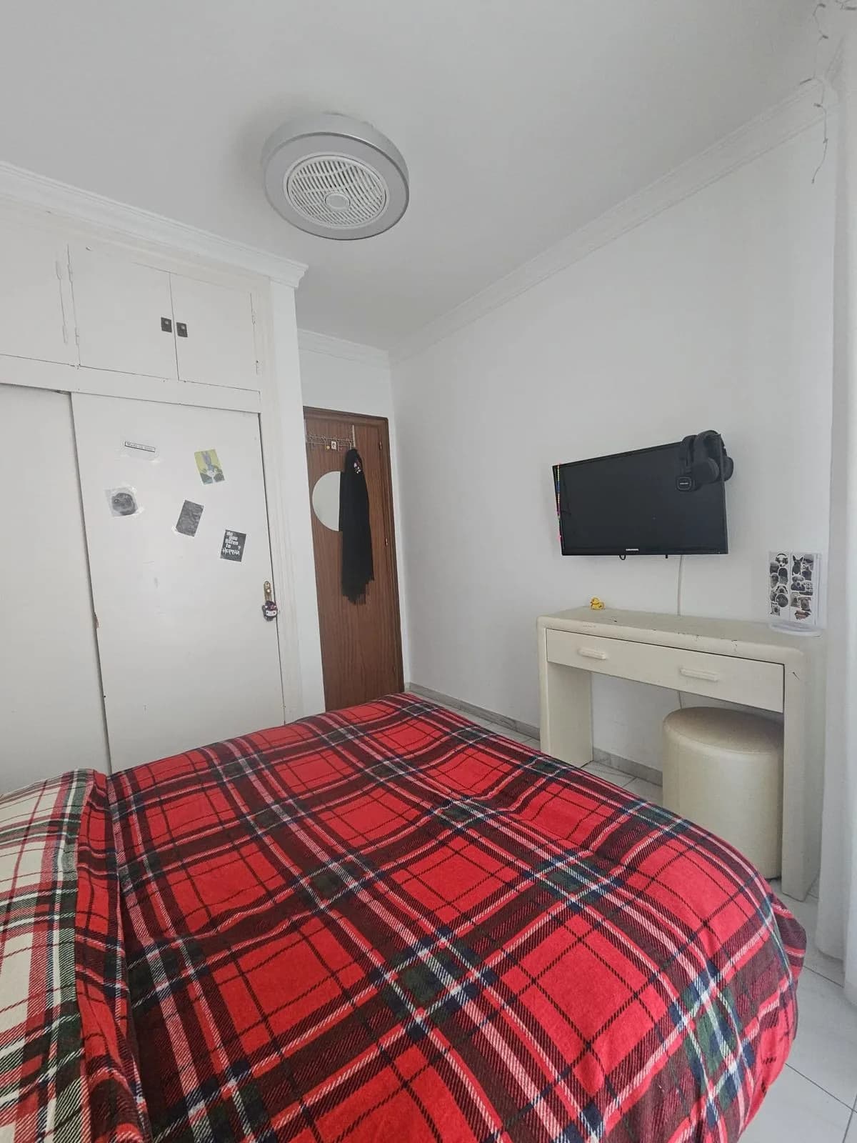 2 Bedroom Middle Floor Apartment for Sale in San Pedro de Alcántara, Málaga - Image 7