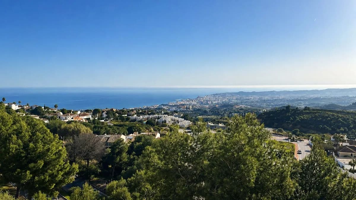 3 Bedroom Semi-Detached House for Sale in Mijas, Málaga - Image 2