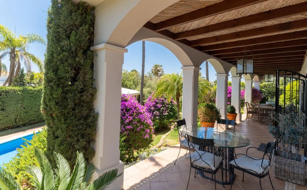 5 Bedroom Detached Villa for Sale in Bahía de Marbella, Málaga - Image 8
