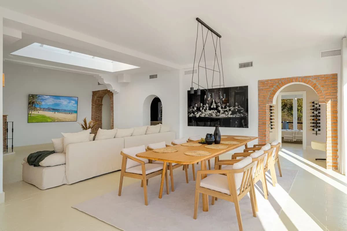 6 Bedroom Detached Villa for Sale in El Madroñal, Málaga - Image 7