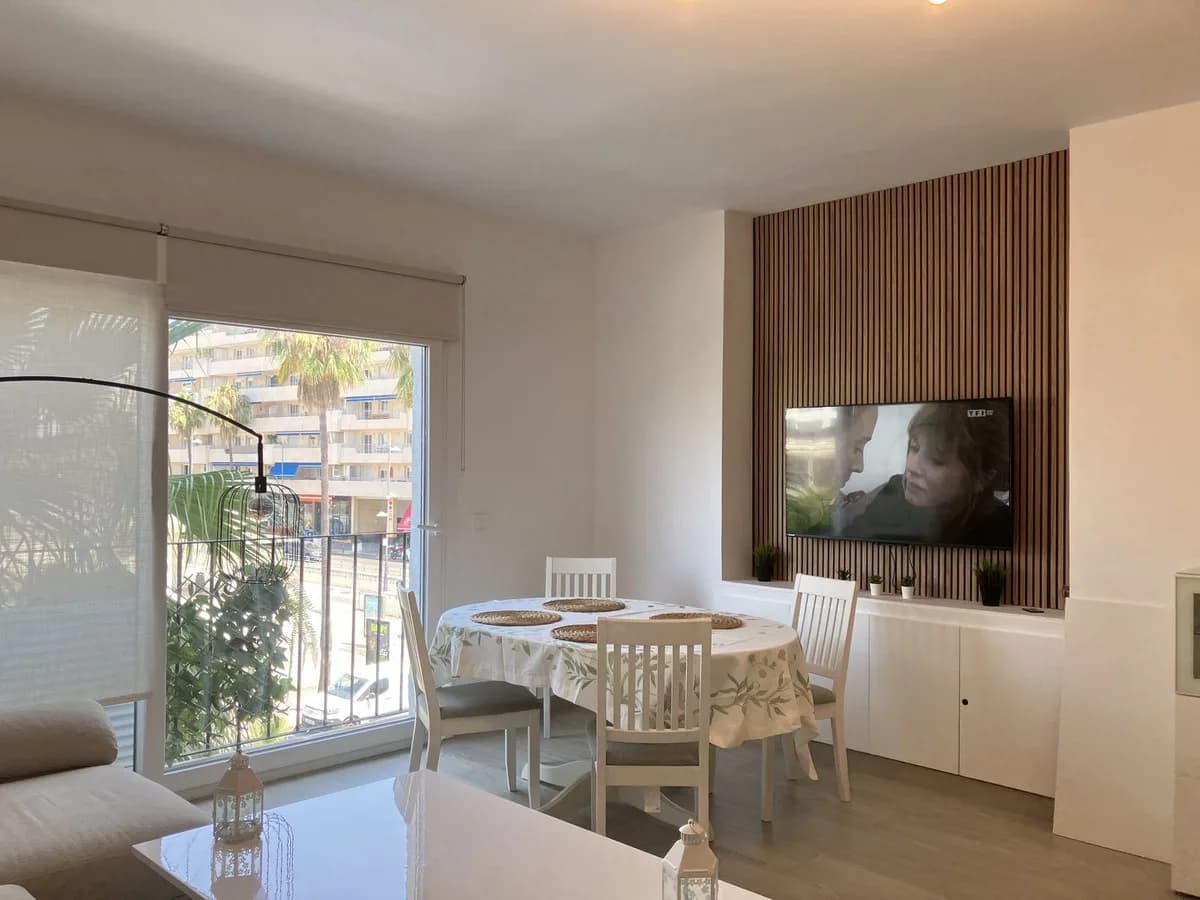 2 Bedroom Middle Floor Apartment for Sale in Puerto Banús, Málaga - Image 5
