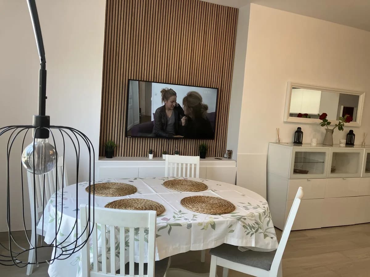 2 Bedroom Middle Floor Apartment for Sale in Puerto Banús, Málaga - Image 6