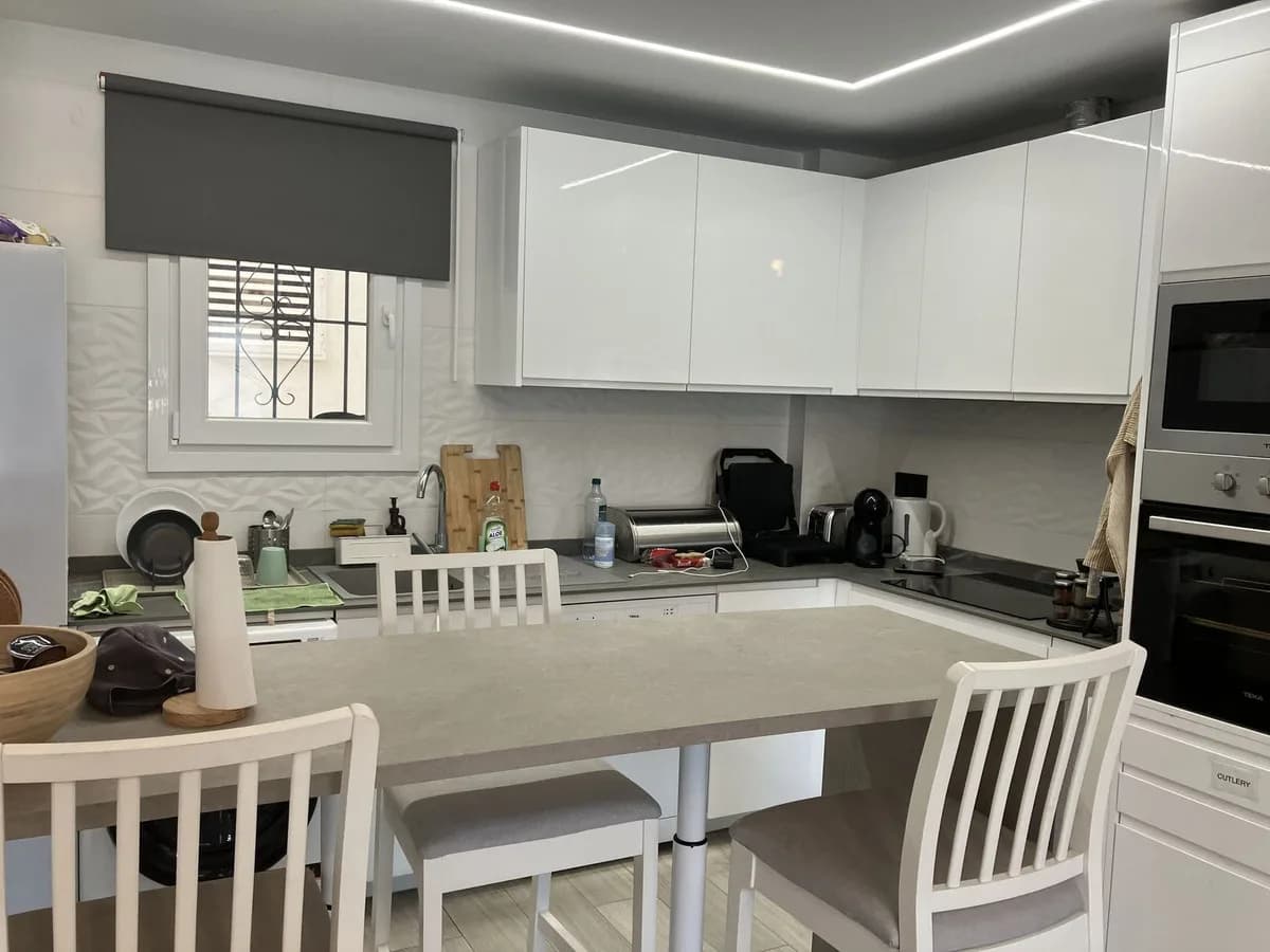 2 Bedroom Middle Floor Apartment for Sale in Puerto Banús, Málaga - Image 8