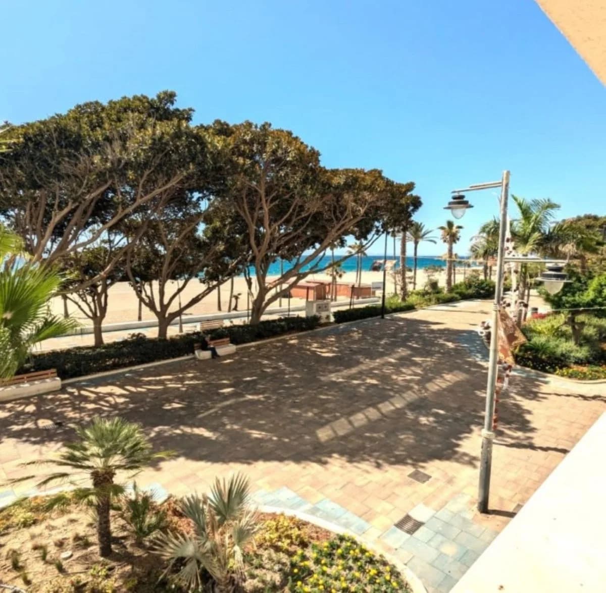 3 Bedroom Middle Floor Apartment for Sale in Estepona, Málaga - Image 5