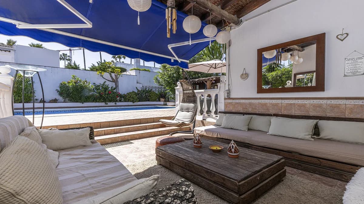 4 Bedroom Detached Villa for Sale in La Duquesa, Málaga - Image 5