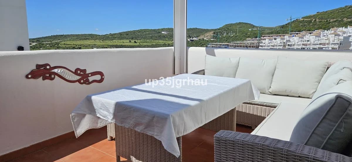 2 Bedroom Middle Floor Apartment for Sale in Valle Romano, Málaga - Image 4