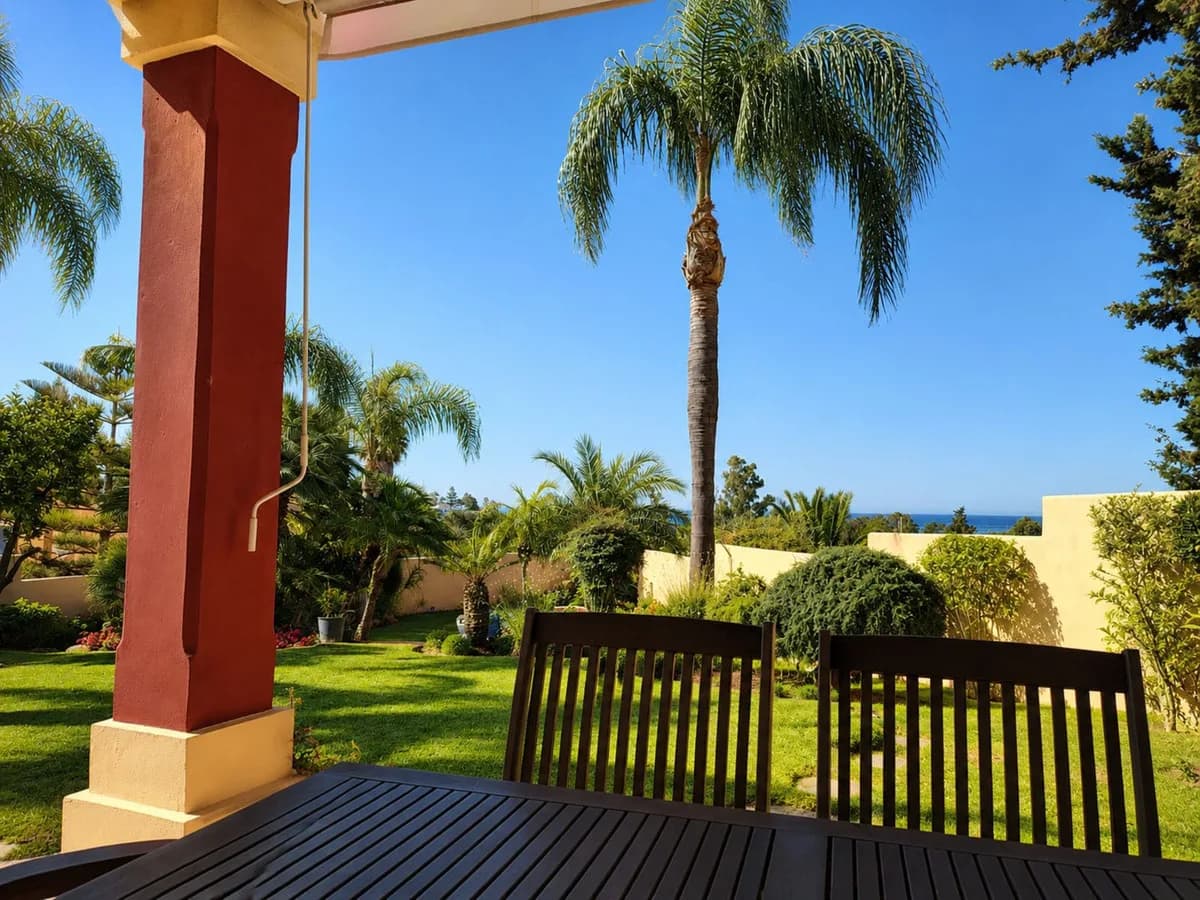 7 Bedroom Semi-Detached House for Sale in Marbella, Málaga - Image 7