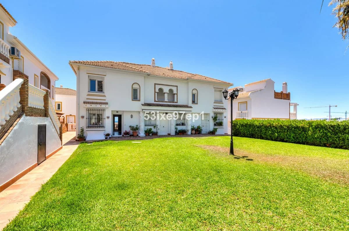 2 Bedroom Townhouse for Sale in Fuengirola, Málaga