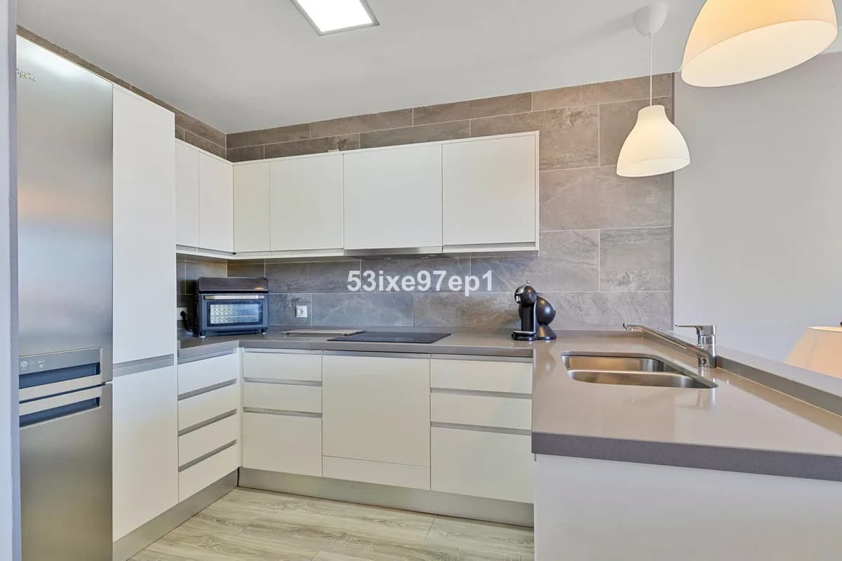 2 Bedroom Townhouse for Sale in Fuengirola, Málaga - Image 2