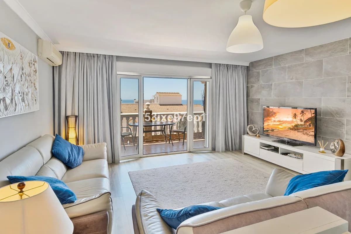 2 Bedroom Townhouse for Sale in Fuengirola, Málaga - Image 3