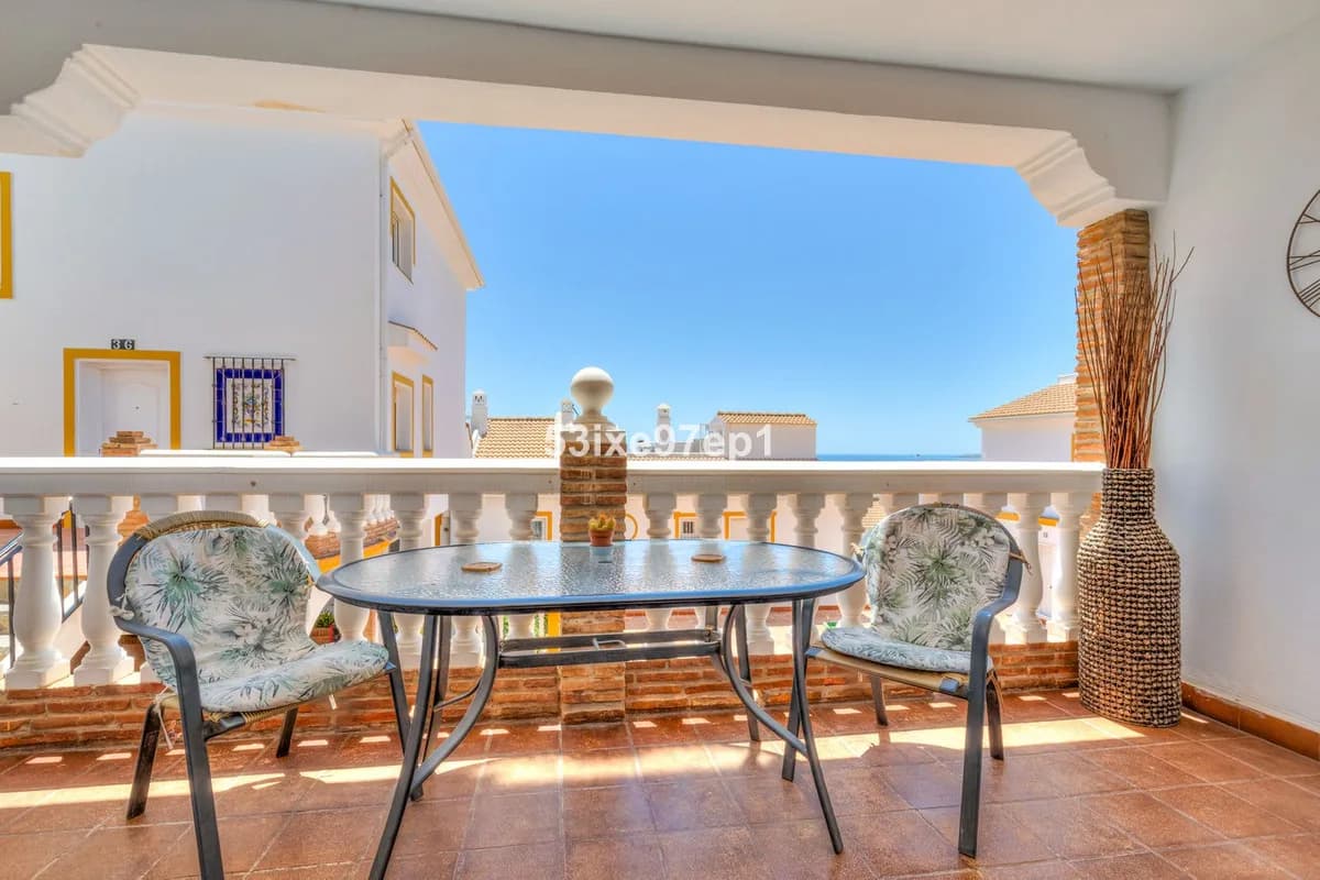 2 Bedroom Townhouse for Sale in Fuengirola, Málaga - Image 7