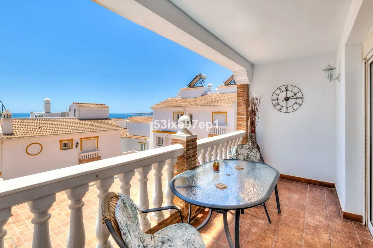 2 Bedroom Townhouse for Sale in Fuengirola, Málaga - Image 8