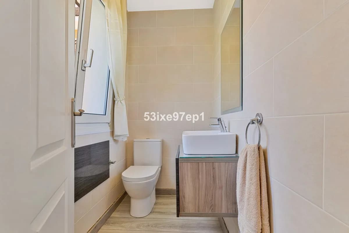 2 Bedroom Townhouse for Sale in Fuengirola, Málaga - Image 9