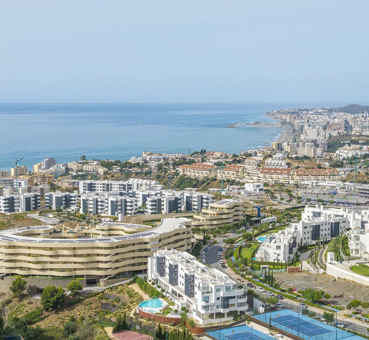 3 Bedroom Ground Floor Apartment for Sale in Fuengirola, Málaga - Image 7