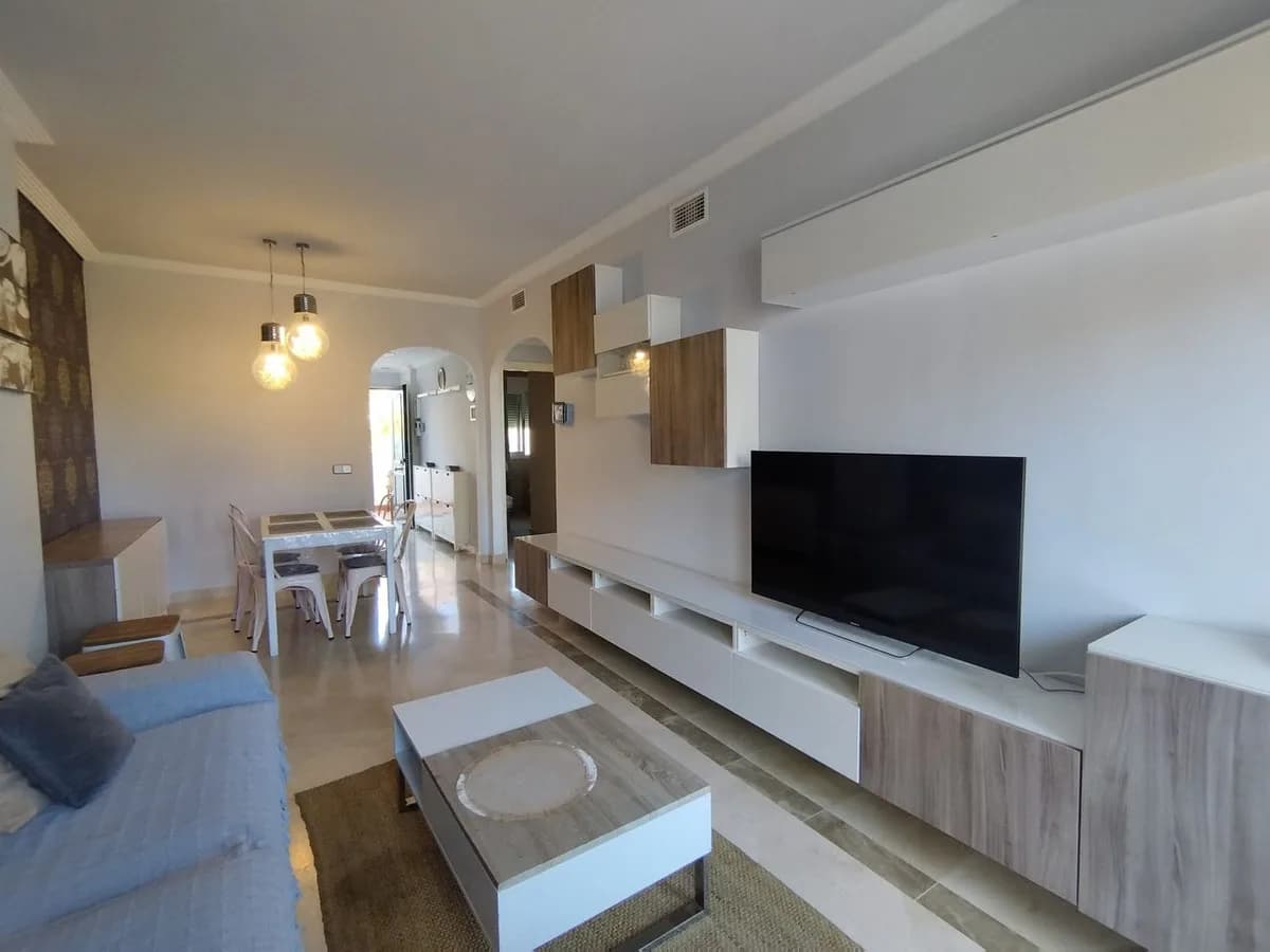 2 Bedroom Middle Floor Apartment for Sale in Calanova Golf, Málaga - Image 8