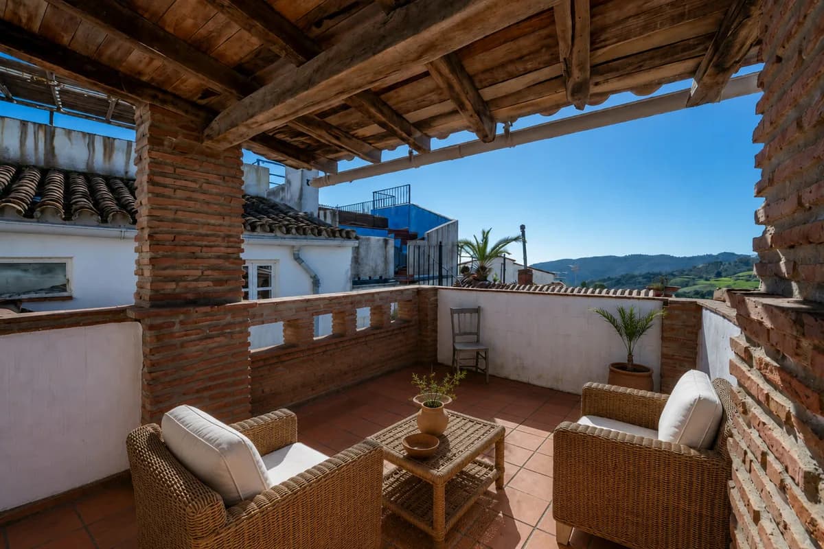 4 Bedroom Townhouse for Sale in Gaucín, Málaga - Image 2