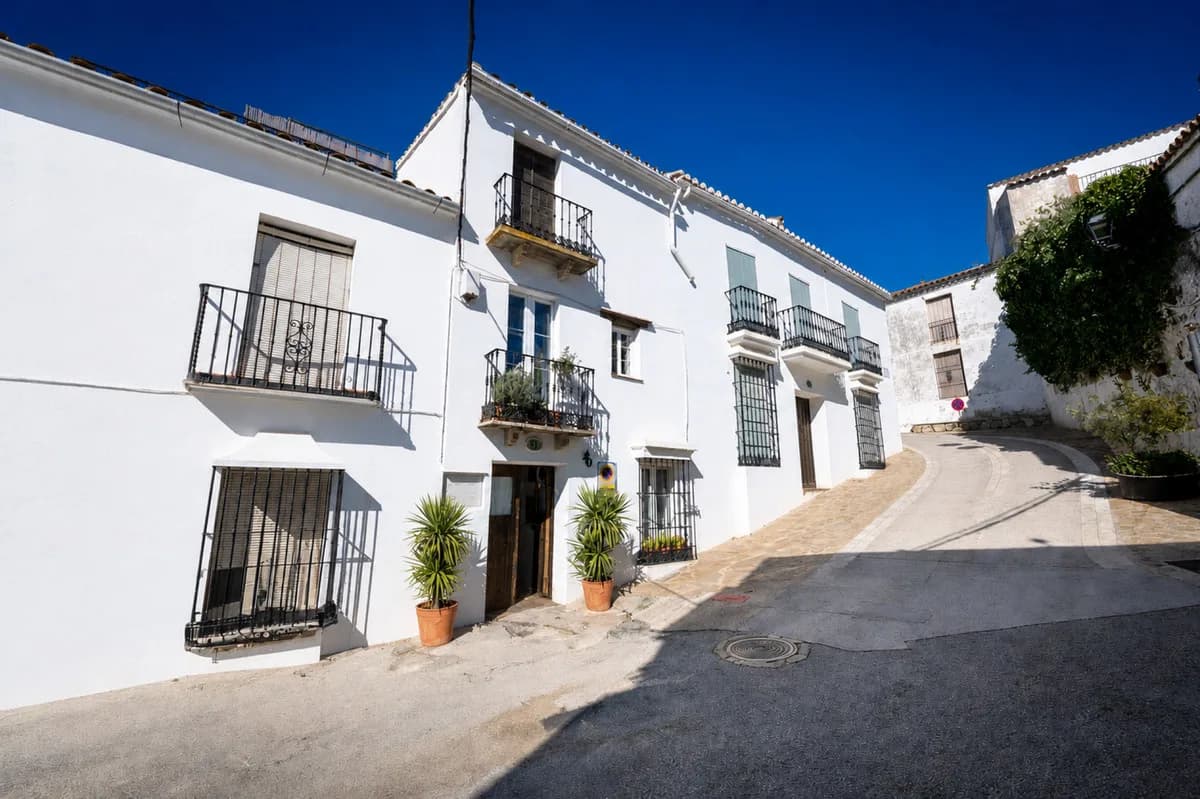 4 Bedroom Townhouse for Sale in Gaucín, Málaga - Image 5