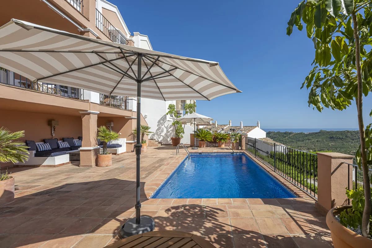 4 Bedroom Detached Villa for Sale in Benahavís, Málaga
