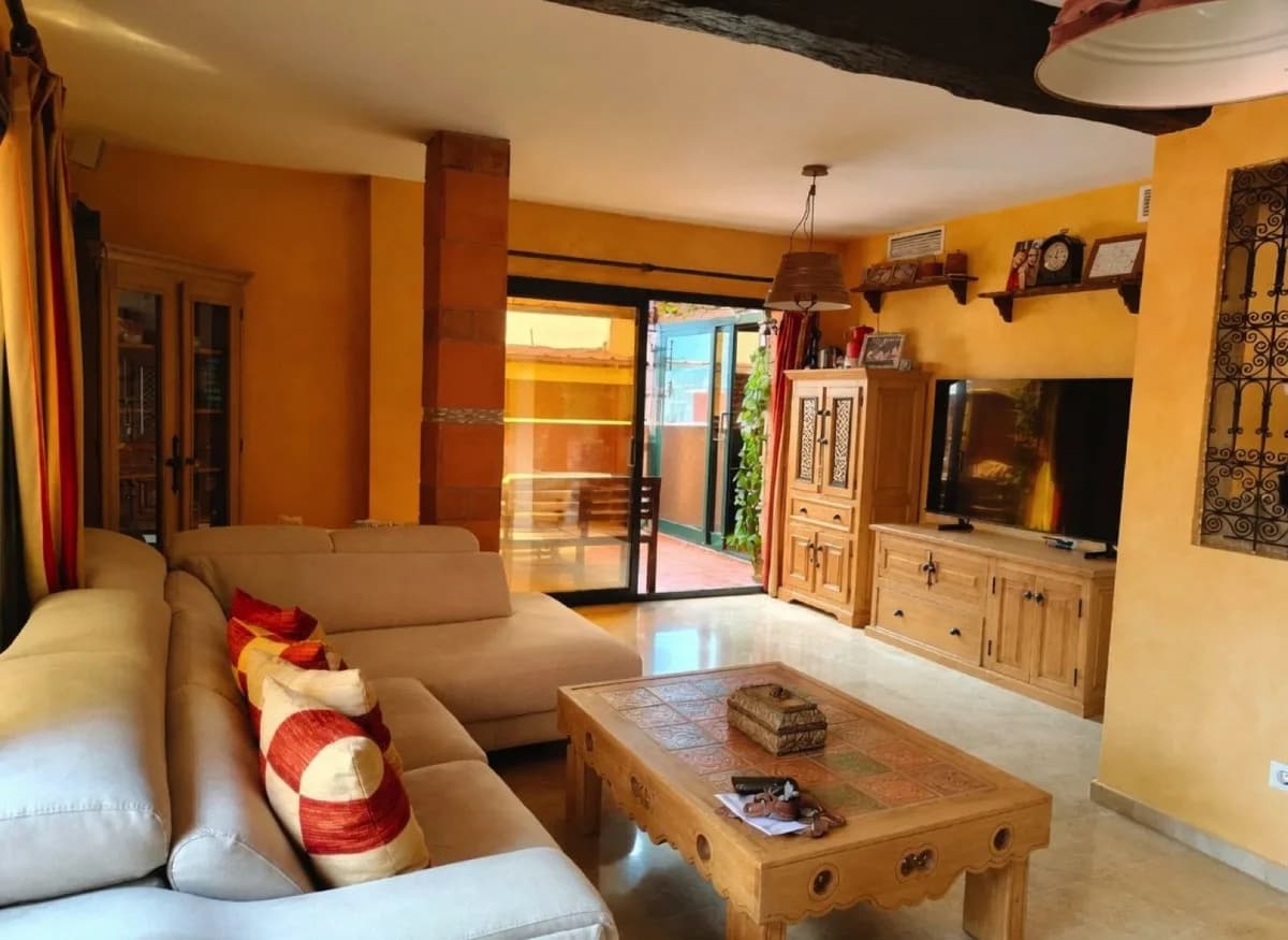 4 Bedroom Penthouse Duplex for Sale in San Pedro de Alcántara, Málaga - Image 4