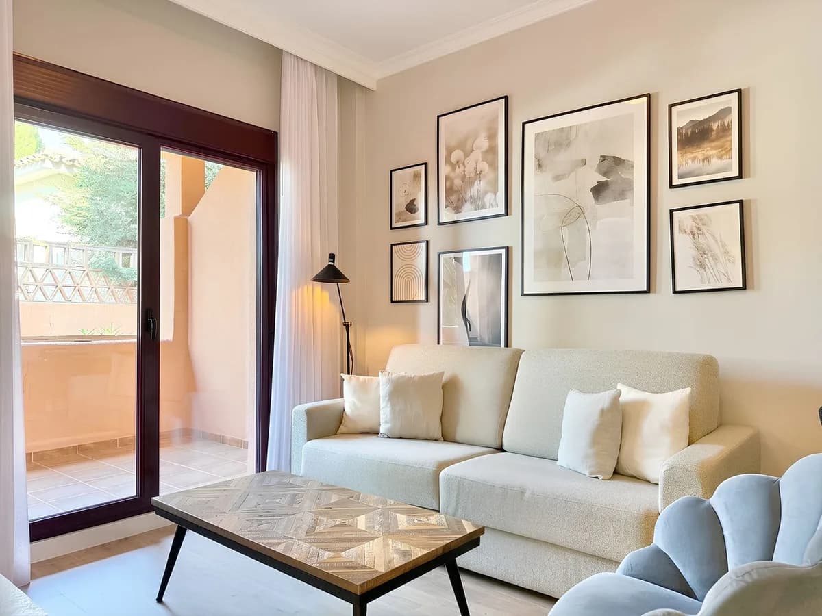 1 Bedroom Ground Floor Apartment for Sale in Benahavís, Málaga
