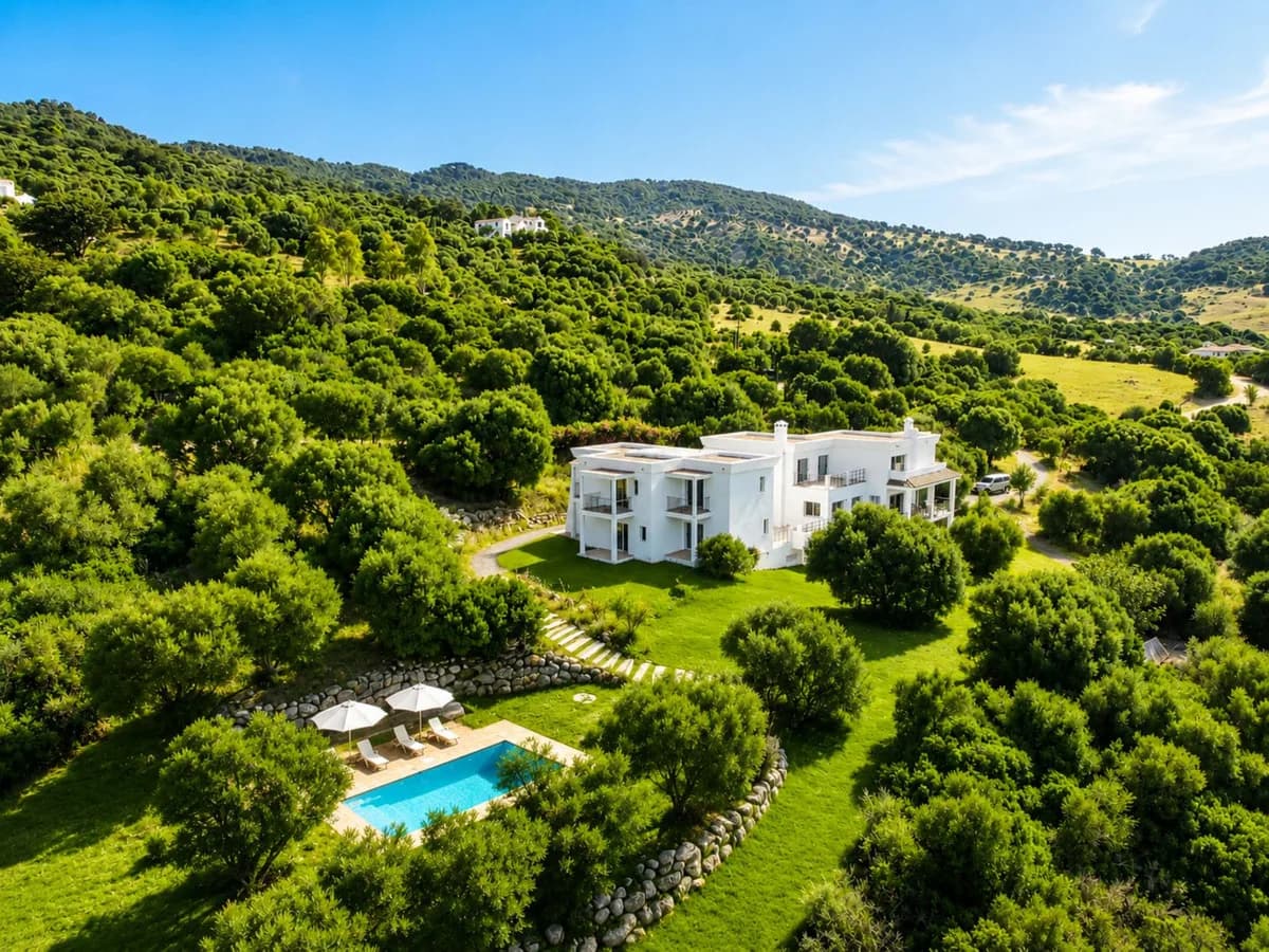8 Bedroom Finca - Cortijo for Sale in Gaucín, Málaga - Image 2