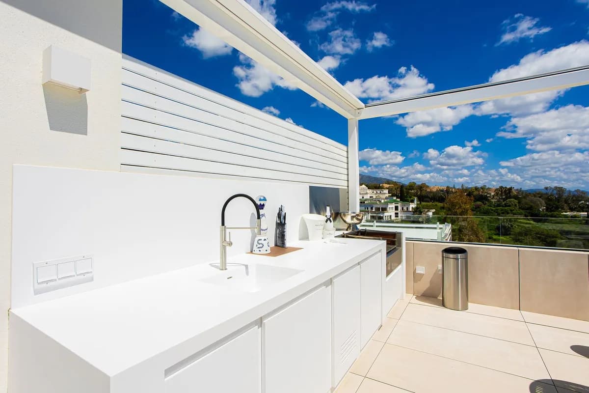 3 Bedroom Penthouse Duplex for Sale in Puerto Banús, Málaga - Image 7