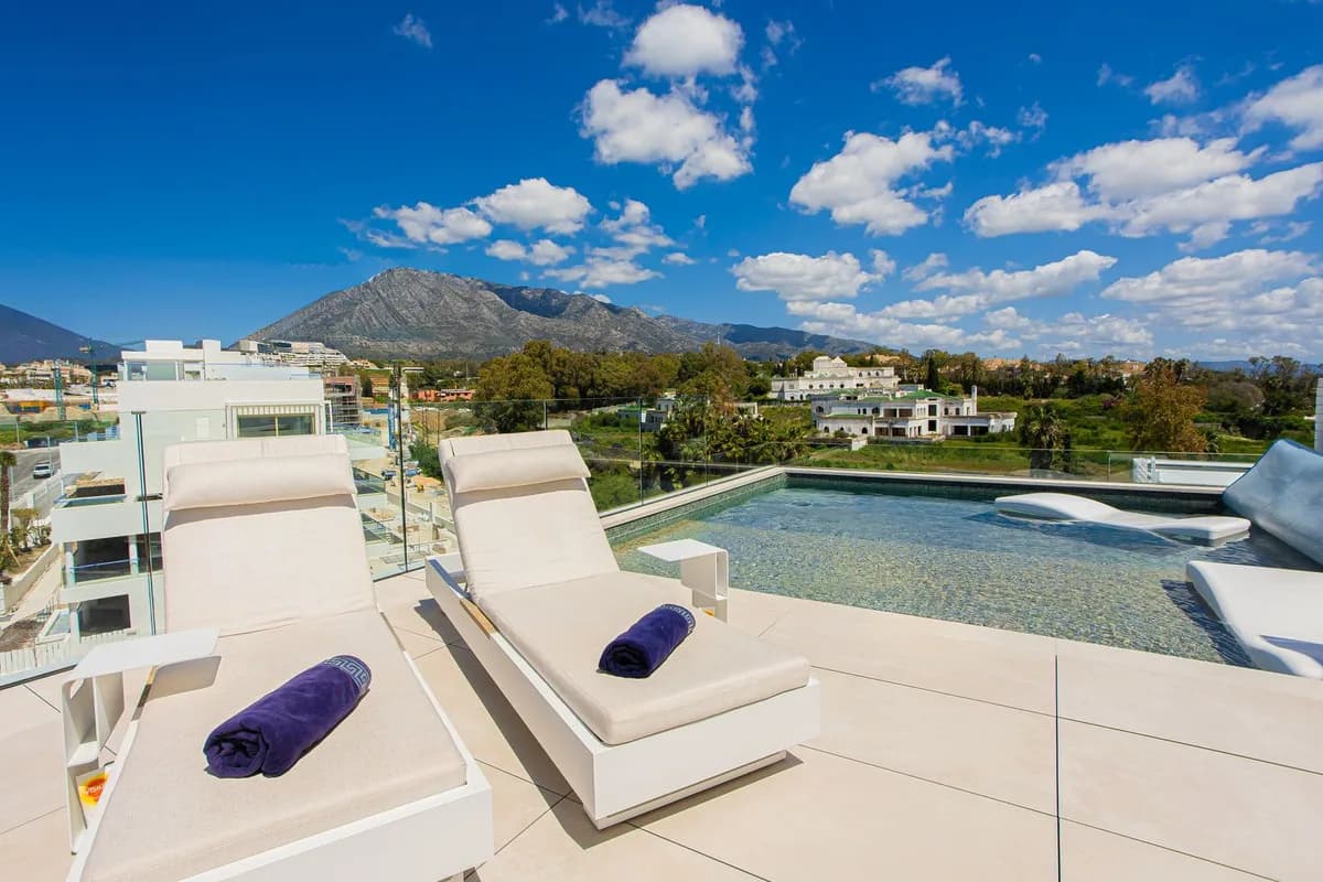 3 Bedroom Penthouse Duplex for Sale in Puerto Banús, Málaga - Image 9