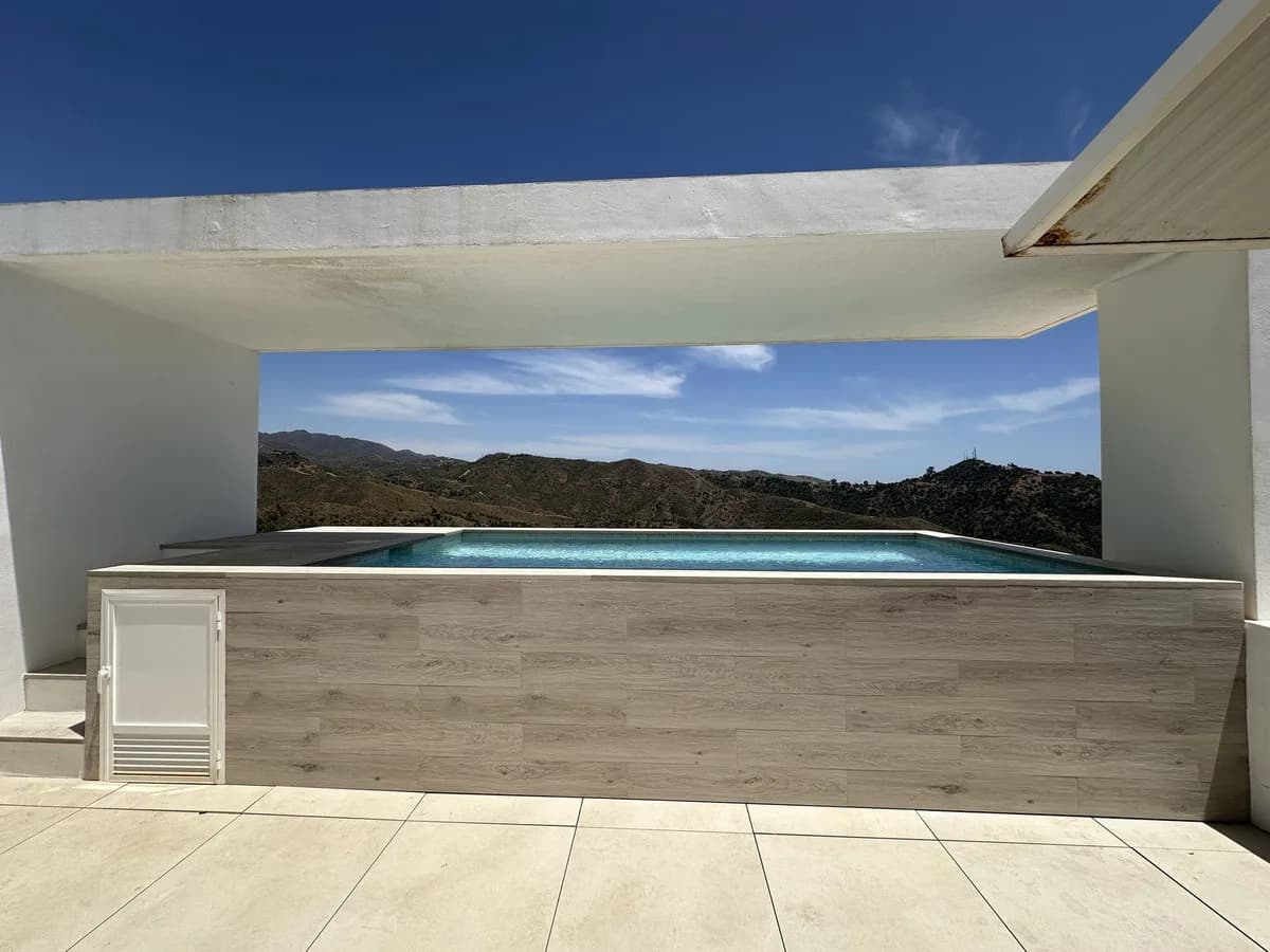 3 Bedroom Penthouse Duplex for Sale in Ojén, Málaga - Image 3