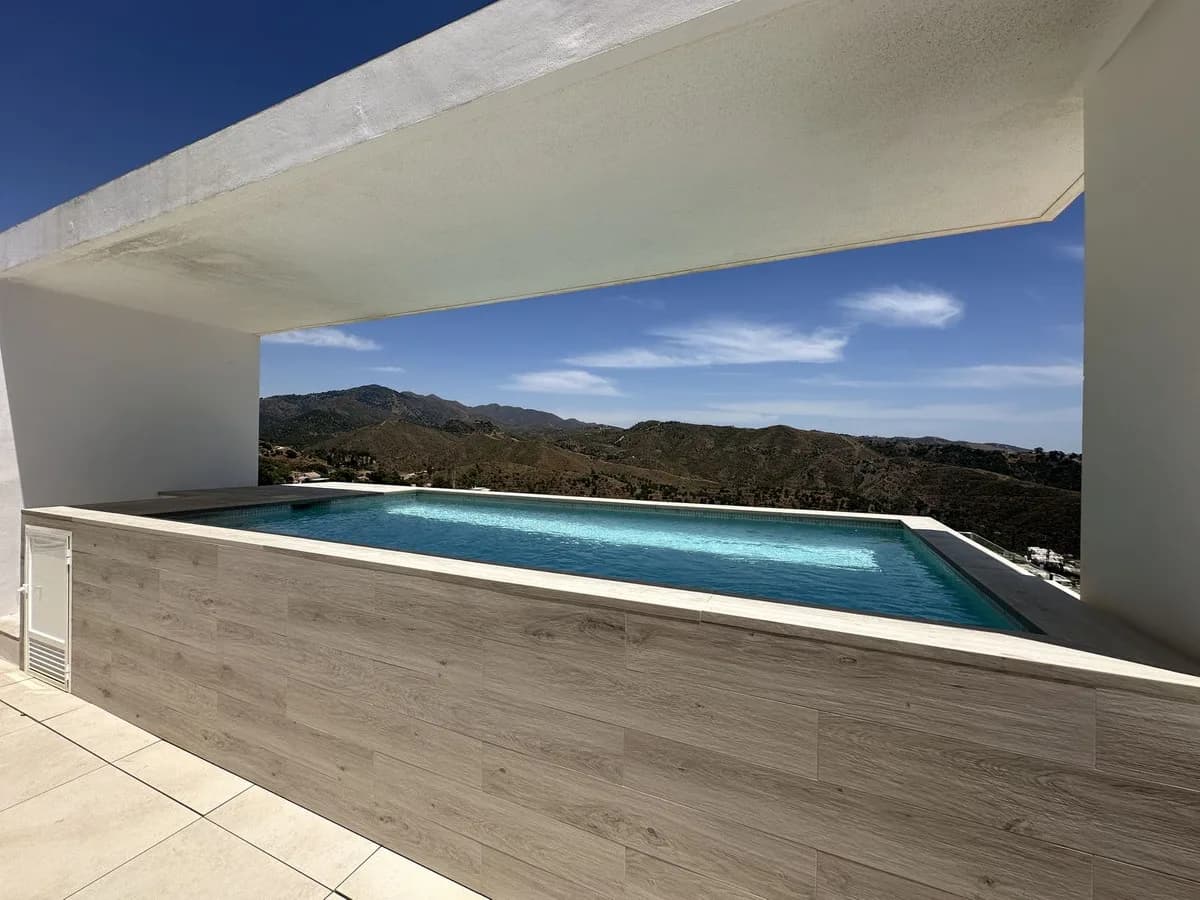 3 Bedroom Penthouse Duplex for Sale in Ojén, Málaga - Image 4