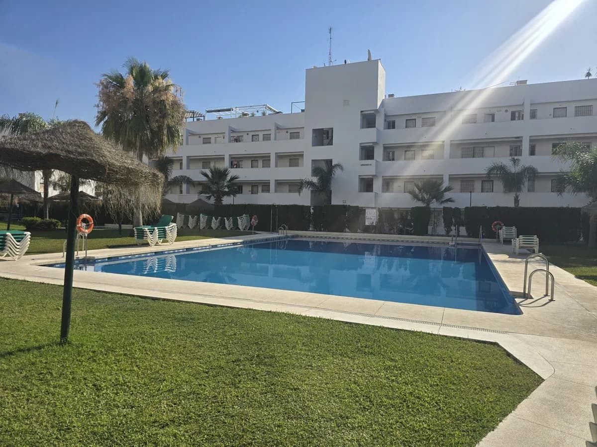 2 Bedroom Ground Floor Apartment for Sale in Riviera del Sol, Málaga - Image 2