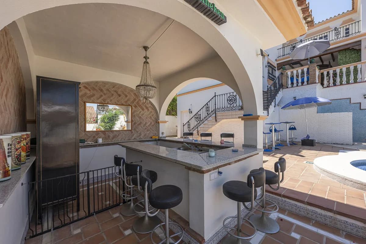 5 Bedroom Detached Villa for Sale in Mijas, Málaga - Image 3