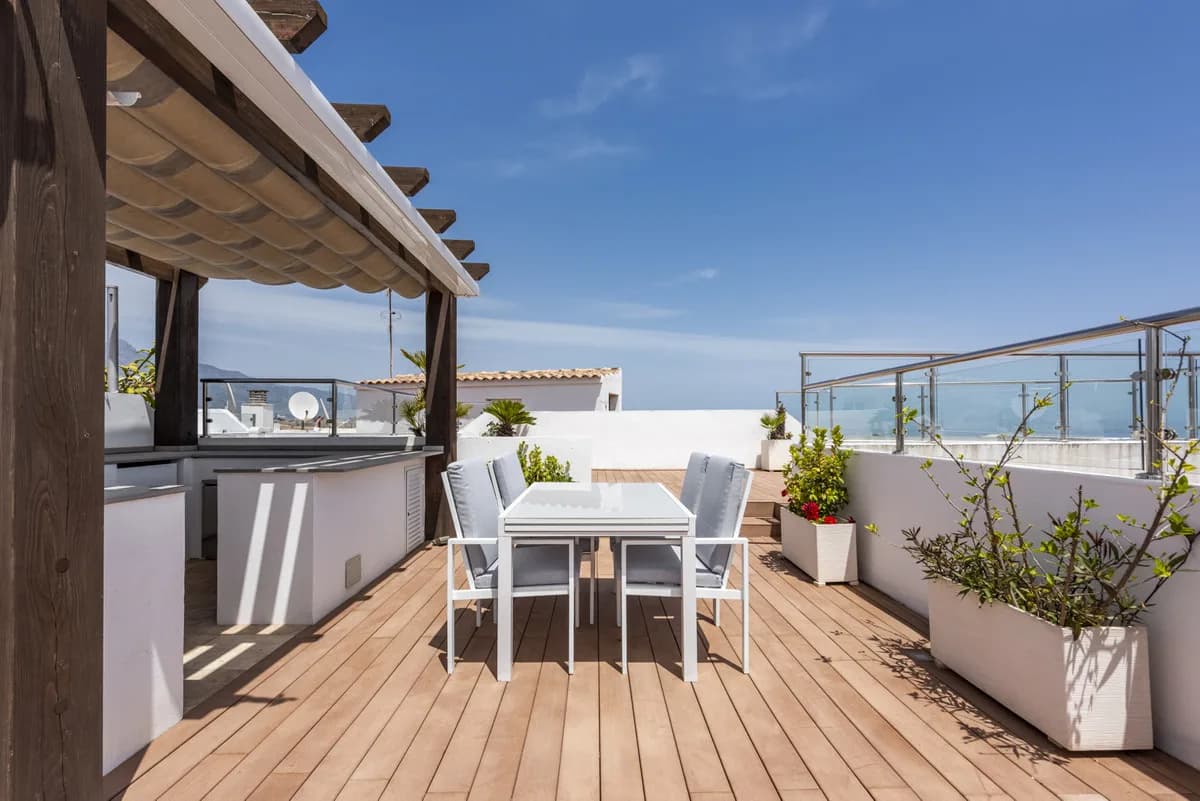 3 Bedroom Penthouse Duplex for Sale in San Pedro de Alcántara, Málaga - Image 3