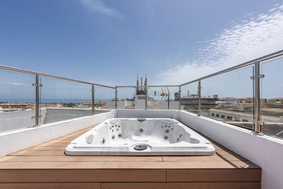 3 Bedroom Penthouse Duplex for Sale in San Pedro de Alcántara, Málaga - Image 6