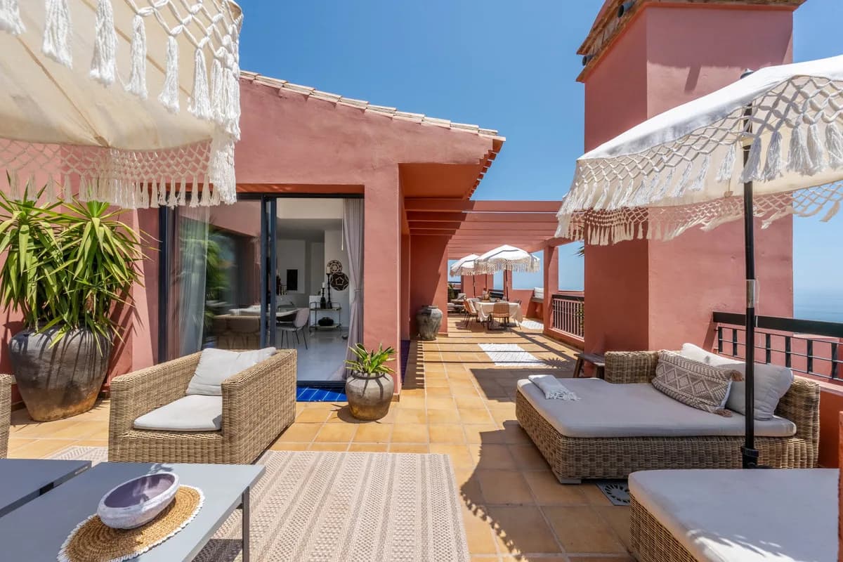 4 Bedroom Penthouse Duplex for Sale in Calahonda, Málaga - Image 8