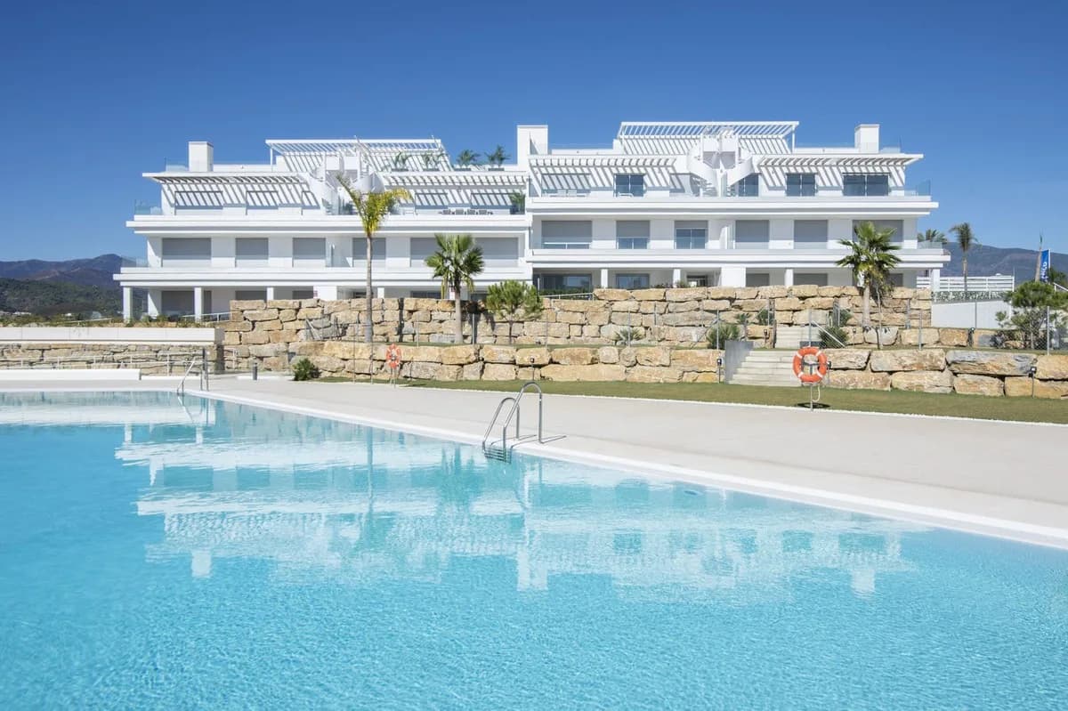 4 Bedroom Townhouse for Sale in Estepona, Málaga - Image 3