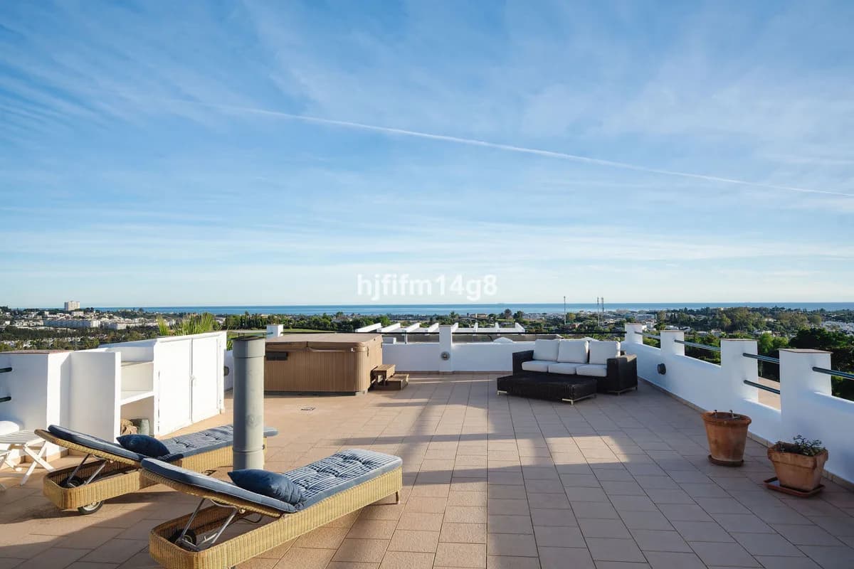 3 Bedroom Penthouse Duplex for Sale in La Quinta, Málaga